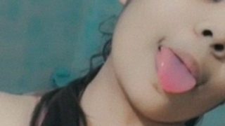 Beautiful indian randi exposing soft nipple